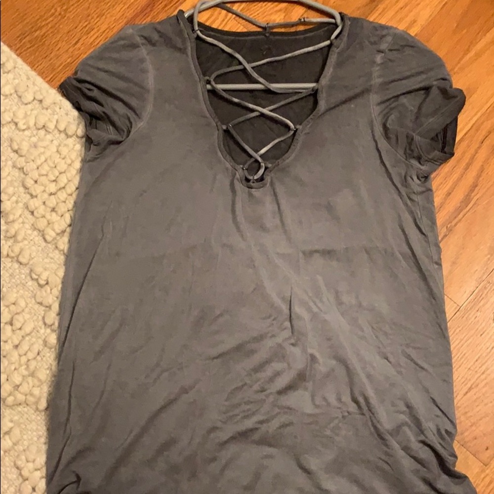 grey top
